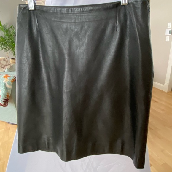 Prada soft leather  skirt - Picture 5 of 8